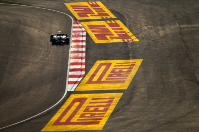 Logo apposé sur asphale